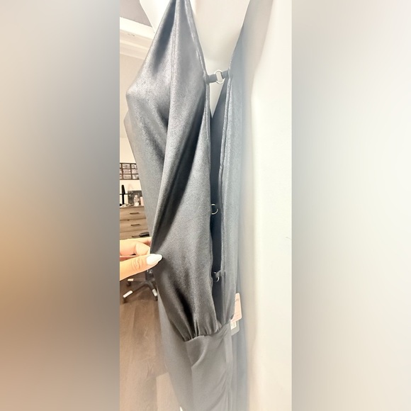 Elegant Black Long Sleeve Dress - Picture 4 of 9